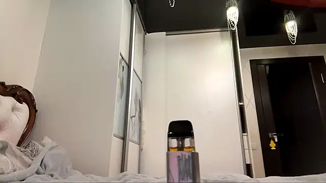 Snapshot of KatheyMichelfelder chatting on February 2026 03:33:01 PM KatheyMichelfelder online show from February 2026 03:33:01 PM