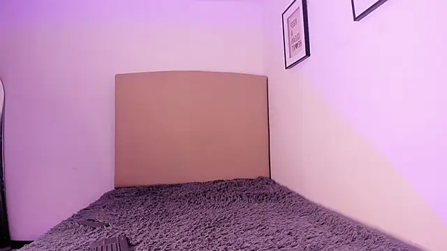 im tiffany  online show from February 2026 04:01:02 AM