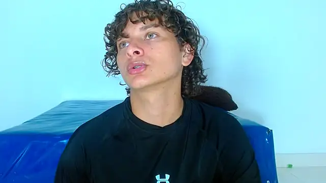 Snapshot of arielnoir6958 chatting on February 2026 11:37:02 PM arielnoir6958 online show from February 2026 11:37:02 PM