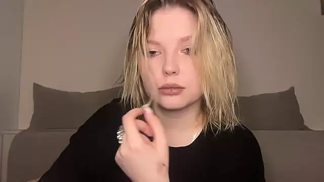 Ophelia Ritz online show from March 2026 12:33:01 AM