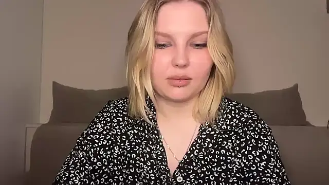 Ophelia Ritz online show from March 2026 12:44:02 AM