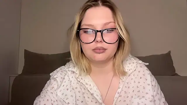 Ophelia Ritz online show from March 2026 11:02:01 PM