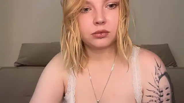 Snapshot of Ophelia_Ritz chatting on July 2026 07:31:01 AM Ophelia Ritz online show from July 2026 07:31:01 AM