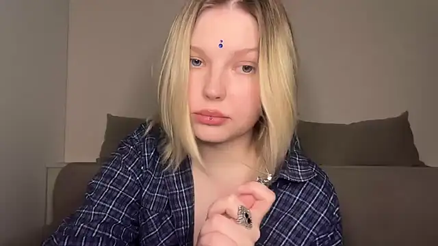 Ophelia Ritz online show from April 2026 09:44:01 PM