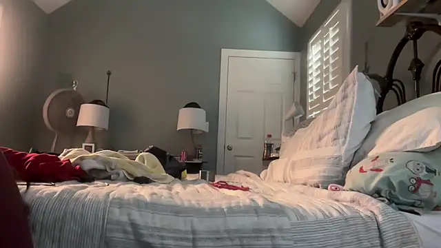 TrndSettr online show from March 2026 09:16:02 PM