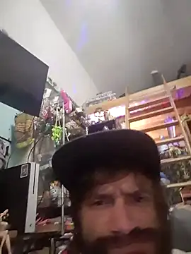 TrndSettr online show from May 2026 01:04:01 AM
