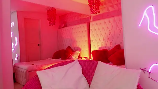 Kitty madness online show from April 2026 08:43:02 PM