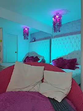 Kitty madness online show from March 2026 08:18:01 PM