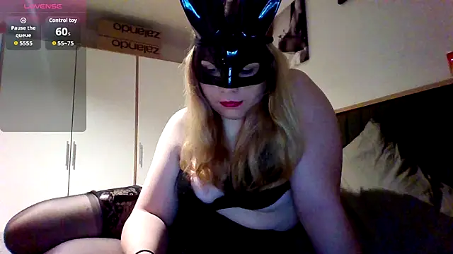 Snapshot of Alina23Velvet chatting on February 2026 09:15:01 PM Alina23Velvet online show from February 2026 09:15:01 PM