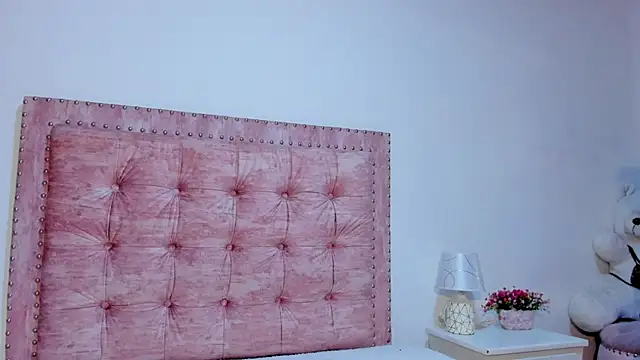 Jennifer Lee  online show from February 2026 10:05:01 PM