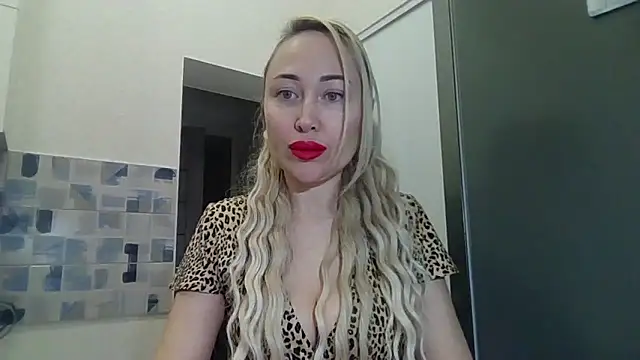 Snapshot of NanaGold2992 chatting on March 2026 03:46:01 AM NanaGold2992 online show from March 2026 03:46:01 AM