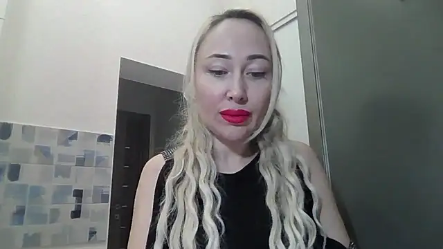 Snapshot of NanaGold2992 chatting on March 2026 05:08:02 AM NanaGold2992 online show from March 2026 05:08:02 AM