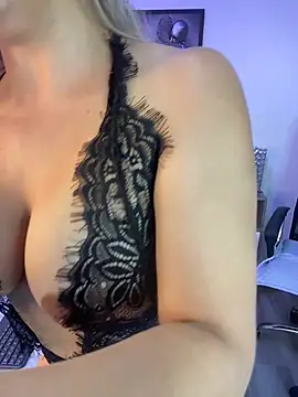 AnnieGirl  online show from March 2026 03:06:01 AM