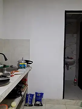 Cris18sexy online show from April 2026 01:48:01 PM