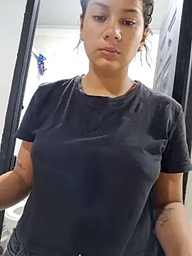 Cris18sexy online show from April 2026 04:52:01 PM