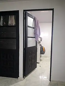 Cris18sexy online show from May 2026 12:57:01 PM