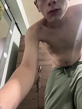 Andy12912 online show from February 2026 08:21:01 PM