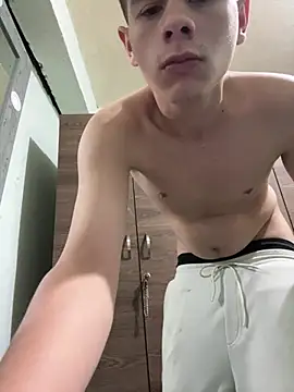 Andy12912 online show from March 2026 09:05:01 AM