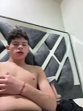 Andy12912 online show from February 2026 06:41:02 PM