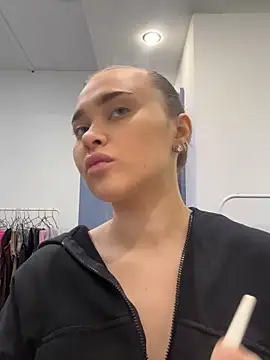 Snapshot of MonicaWestt chatting on February 2026 09:22:01 AM MonicaWestt online show from February 2026 09:22:01 AM