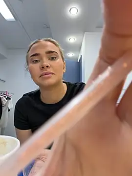 MonicaWestt online show from April 2026 06:48:02 AM