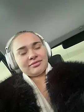 Snapshot of MonicaWestt chatting on February 2026 06:10:02 AM MonicaWestt online show from February 2026 06:10:02 AM