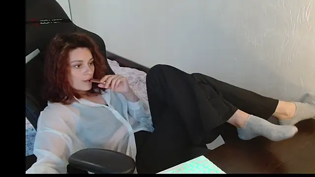 Eva Avea online show from May 2026 12:15:02 PM