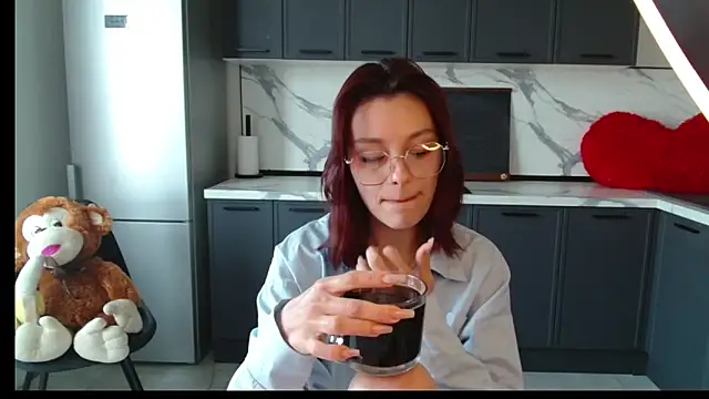 Eva Avea online show from March 2026 07:52:01 AM