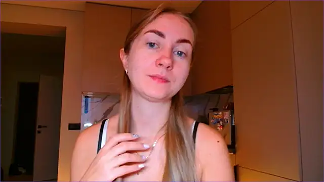 Snapshot of BluueSilk chatting on November 2025 06:24:01 AM BluueSilk online show from November 2025 06:24:01 AM