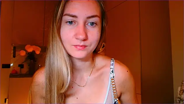 Snapshot of BluueSilk chatting on November 2025 05:46:01 AM BluueSilk online show from November 2025 05:46:01 AM