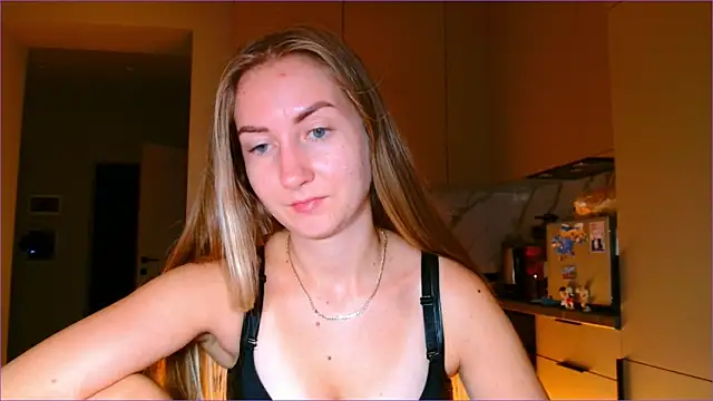 Snapshot of BluueSilk chatting on November 2025 07:45:02 AM BluueSilk online show from November 2025 07:45:02 AM