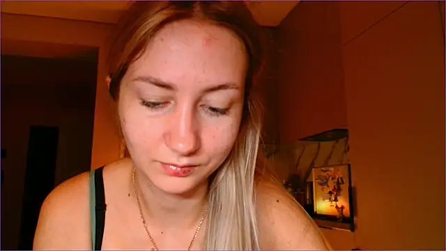 Snapshot of BluueSilk chatting on December 2025 06:08:02 AM BluueSilk online show from December 2025 06:08:02 AM