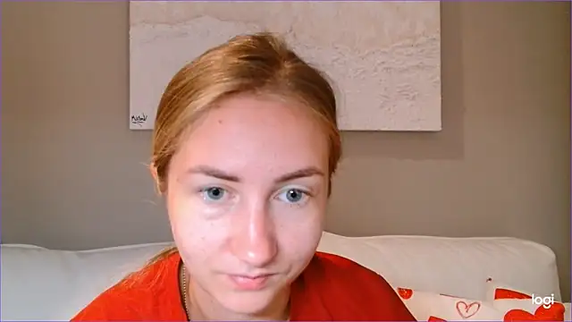 Snapshot of BluueSilk chatting on October 2025 06:44:01 AM BluueSilk online show from October 2025 06:44:01 AM