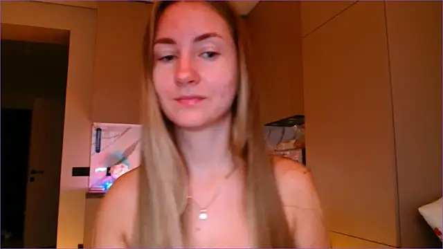 Snapshot of BluueSilk chatting on December 2025 06:15:01 AM BluueSilk online show from December 2025 06:15:01 AM