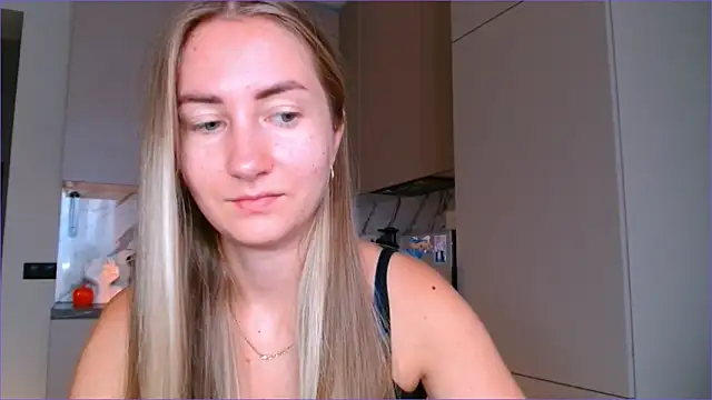 Snapshot of BluueSilk chatting on October 2025 07:39:02 AM BluueSilk online show from October 2025 07:39:02 AM