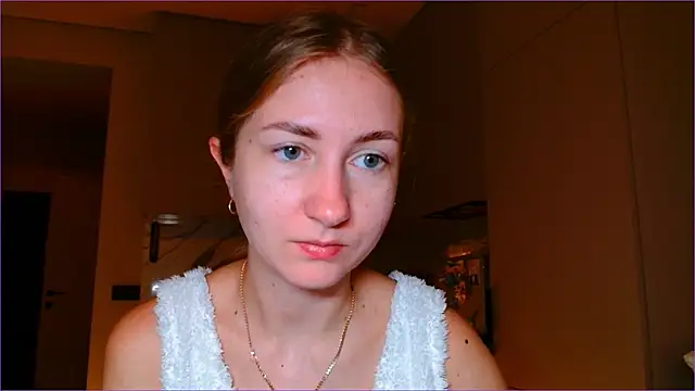 Snapshot of BluueSilk chatting on December 2025 06:47:01 AM BluueSilk online show from December 2025 06:47:01 AM