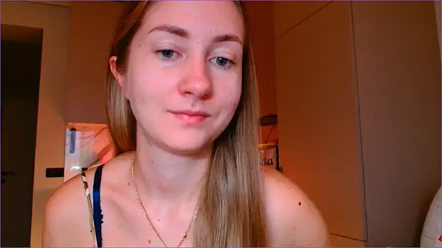 Snapshot of BluueSilk chatting on December 2025 06:56:01 AM BluueSilk online show from December 2025 06:56:01 AM