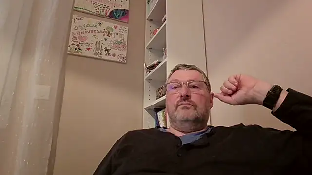 Snapshot of doudou310 chatting on February 2026 04:23:01 AM doudou310 online show from February 2026 04:23:01 AM