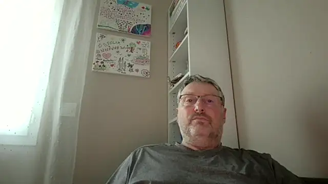 Snapshot of doudou310 chatting on February 2026 05:02:01 PM doudou310 online show from February 2026 05:02:01 PM