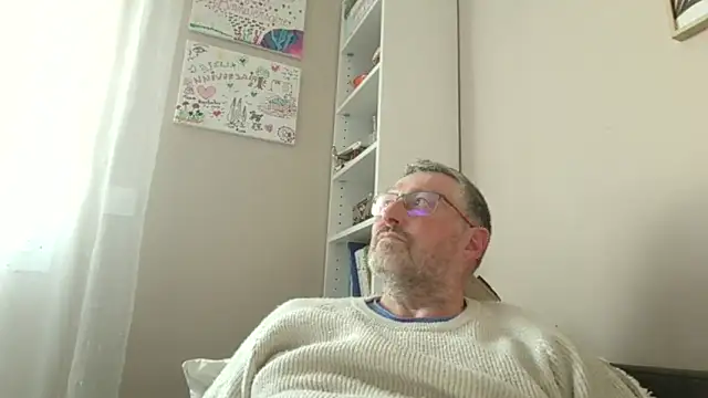 doudou310 online show from March 2026 04:19:01 PM