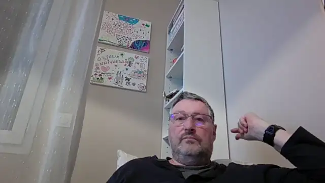 Snapshot of doudou310 chatting on February 2026 04:04:02 AM doudou310 online show from February 2026 04:04:02 AM