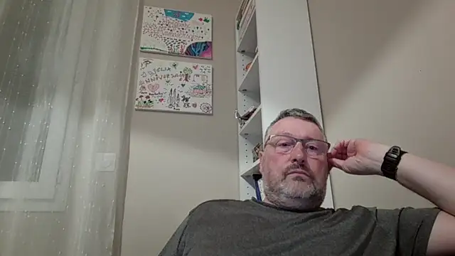 doudou310 online show from March 2026 02:48:01 AM