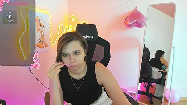 Snapshot of Scarlet_Sirenn chatting on February 2026 08:46:01 AM Scarlet Sirenn online show from February 2026 08:46:01 AM