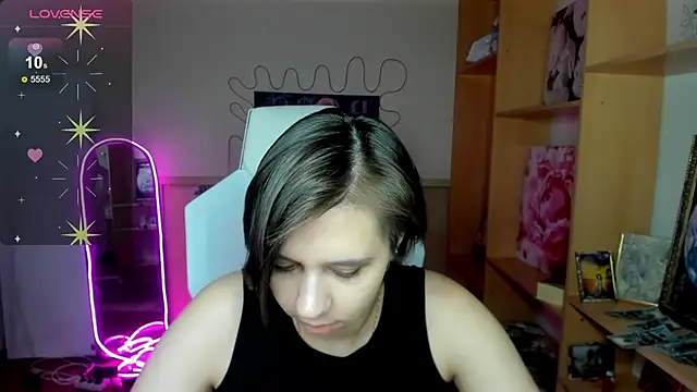 Snapshot of Scarlet_Sirenn chatting on February 2026 07:17:02 AM Scarlet Sirenn online show from February 2026 07:17:02 AM