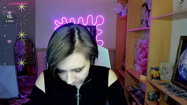 Snapshot of Scarlet_Sirenn chatting on February 2026 08:22:01 AM Scarlet Sirenn online show from February 2026 08:22:01 AM