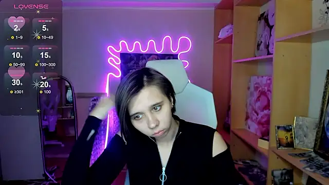 Snapshot of Scarlet_Sirenn chatting on February 2026 10:22:02 AM Scarlet Sirenn online show from February 2026 10:22:02 AM