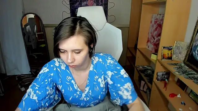 Snapshot of Scarlet_Sirenn chatting on February 2026 09:09:02 AM Scarlet Sirenn online show from February 2026 09:09:02 AM