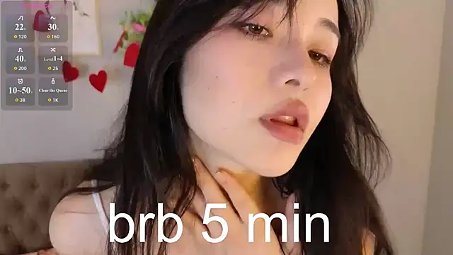 Snapshot of Noiry_Vuvez chatting on June 2026 08:03:02 PM Noiry Vuvez online show from June 2026 08:03:02 PM
