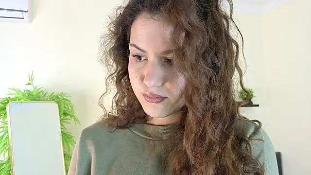 Snapshot of Lili_Torin chatting on February 2026 01:33:02 PM Lili Torin online show from February 2026 01:33:02 PM