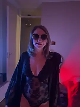 hottogetherNL online show from February 2026 10:32:01 PM